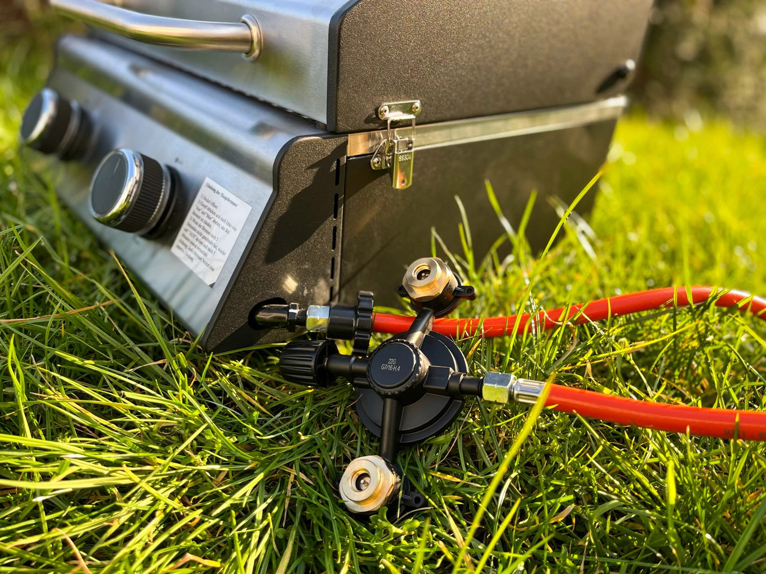 Grillfürst Kombi Kartuschen-Druckregler 50 Mbar - X-DEAL Inkl. 12 Grillfürst Gaskartuschen 8 Grillfürst Kombi Kartuschen-Druckregler 50 Mbar - X-DEAL Inkl. 12 Grillfürst Gaskartuschen – Bild 6