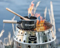 Petromax Emaille Stieltopf / 1000 Ml / Schwarz -Camping-Abenteuer Petromax Emaille Stieltopf 1000ml schwarz Lifestyle