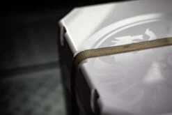 Petromax Kühlbox 50 Liter Alpenweiß - Inkl. Sitzkissen, Haft-Unterlage Und Einsatzkorb -Camping-Abenteuer Petromax kuehlbox deckel